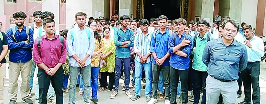 डॉ. अशरफ के समर्थन में उतरा मेडिकल टीचर एसोसिएशन