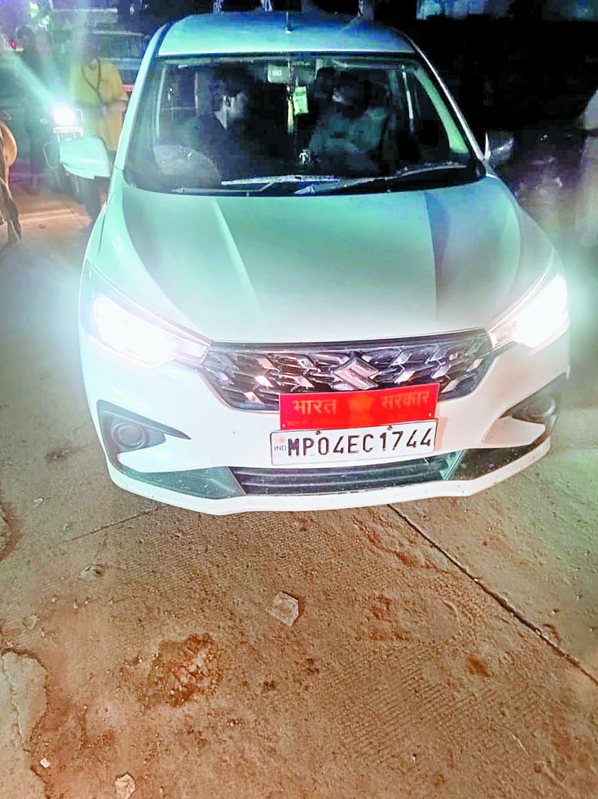 नकली शासकीय अधिकारी बनकर रुपए ऐंठने बाले 4 जालसाज गिरफ्तार