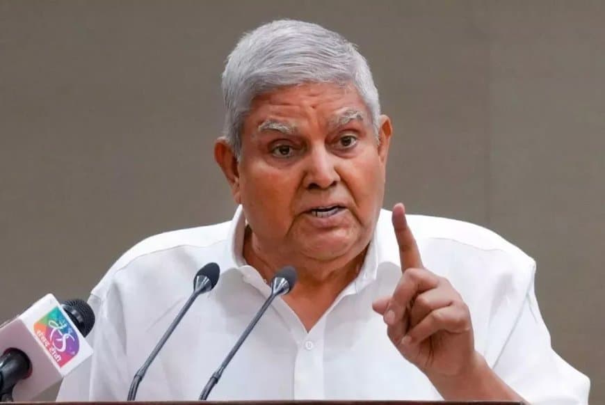 उपराष्ट्रपति धनखड़ का इस्तीफा मंजूर... विपक्ष हमलावर... उत्तराधिकारी की तालाश