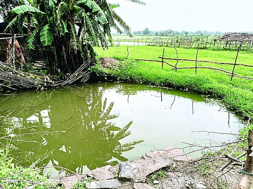 मझगवां के केल्हौरा गांव में कुआं धंसने से 150 ग्रामीणों के सामने पीने के पानी का संकट, एक माह से नहीं जागा प्रशासन