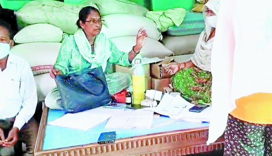 गिधौड़ा गांव में उल्टी-दस्त का कहर, 40 से अधिक बीमार | हड़ा में नाले का पानी पीने को मजबूर ग्रामीण, पेयजल संकट गहराया