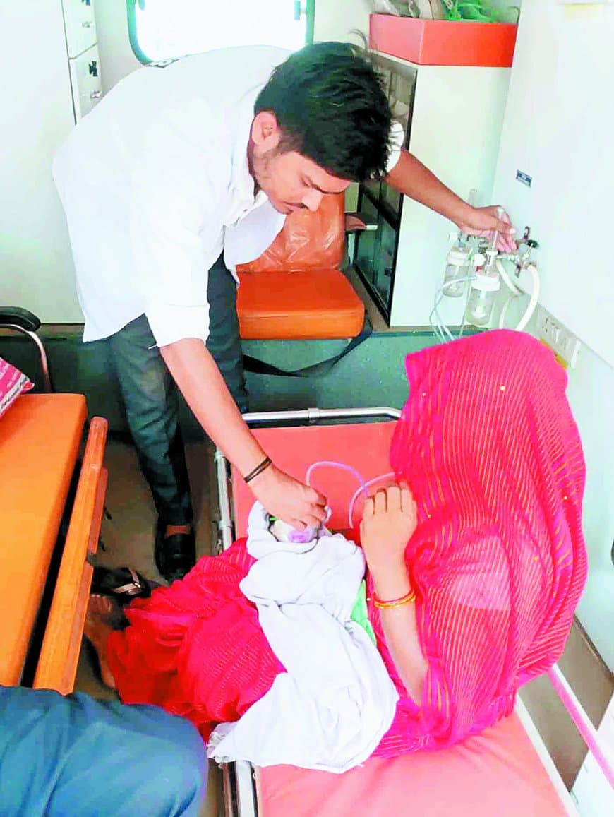 रीवा जिले में जन्मा दुर्लभ कोलोडियन बेबी, आंख, कान और नाक अदृश्य | हर्लीक्विन इचथियोसिस बीमारी से ग्रसित, गांधी मेमोरियल अस्पताल में इलाज जारी