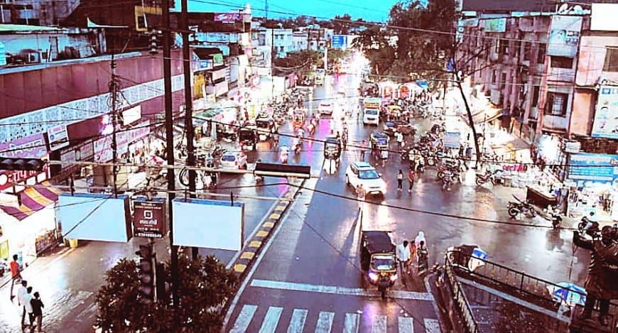 रीवा का अमहिया मार्ग होगा 18 मीटर चौड़ा: 200 से अधिक मकानों पर चलेगा बुलडोजर, नगर निगम ने जारी किए नोटिस, जल्द शुरू होगा अतिक्रमण हटाओ अभियान