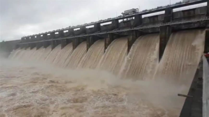 एमपी में लगी सावन की झड़ी... हिमाचल में बादल फटा... राजस्थान में बाढ़ 