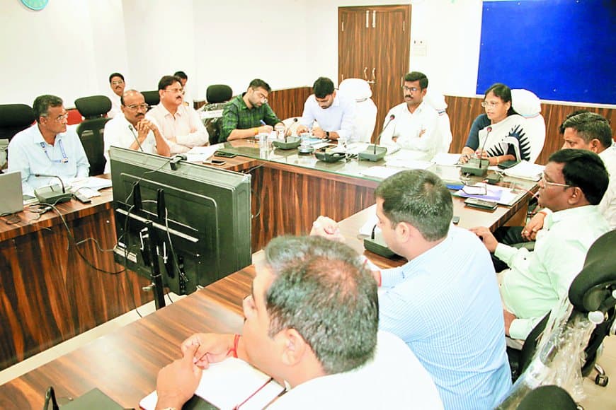 कलेक्टर का निर्देश: सतना जिले में जर्जर स्कूल भवनों का सर्वे कर मरम्मत या डिसमेंटल करें, बच्चों की सुरक्षा सर्वोपरि