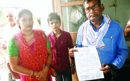 जिला अस्पताल बना चोरों का अड्डा: OPD लाइन में कट रही जेबें, प्रबंधन बेखबर