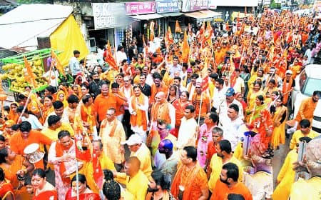 रीवा में निकली पहली भव्य कांवड़ यात्रा: बोल बम के नारों से गूंजा शहर, उपमुख्यमंत्री सहित हजारों श्रद्धालु हुए शामिल