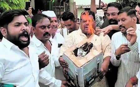 उज्जैन में स्मार्ट मीटर के खिलाफ कांग्रेस का प्रदर्शन
