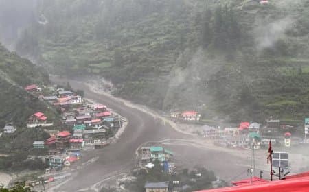 उत्तराखंड के उत्तरकाशी में फटा बादल... धराली में विनाशकारी बाढ़