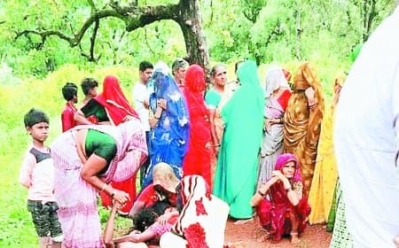 प्रेम और कर्तव्य की मिसाल: डूबती पत्नी को बचाने तालाब में कूदा पति, खुद की जान गंवाई - सतना के उचेहरा क्षेत्र की ह्रदय विदारक घटना