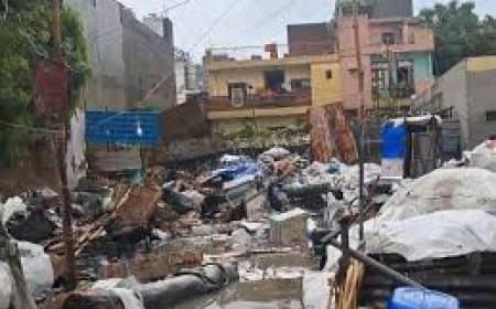 दिल्ली: जैतपुर में दीवार गिरने से बड़ा हादसा, 8 लोगों की मौत