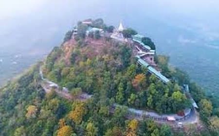 मैहर मंदिर में VIP दर्शन पर उपभोक्ता आयोग का बड़ा फैसला: ₹55,000 का जुर्माना