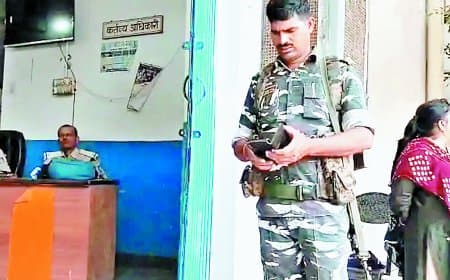 हत्या के आरोपियों की तलाश में सतना पहुंची झारखंड पुलिस: रिश्तेदार के घर पनाह लिए बैठे थे दोनों आरोपी, पुलिस की आहट पाकर मौके से हुए फरार