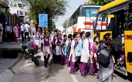 दिल्ली के छह स्कूलों में ब्लास्ट की धमकी... उत्तराखंड में 9वीं के छात्र ने शिक्षक को मारी गोली
