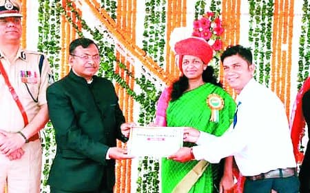 रीवा नगर निगम में स्वतंत्रता दिवस सम्मान पर विवाद: न्यून प्रगति वाले एआरआई को प्रशस्ति पत्र, बेहतर प्रदर्शन करने वाले रहे उपेक्षित