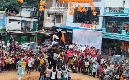 30 फीट ऊंची दही हांडी फोड़ने पर 21 हजार मिले