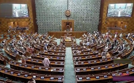 देश के 45 फीसदी विधायक और 46 प्रतिशत सांसदों पर आपराधिक केस दर्ज