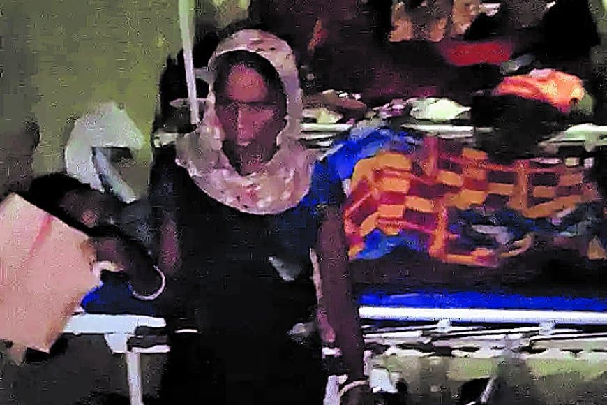नर्मदापुरम जिला अस्पताल में बिजली गुल, उमस में नवजातों-प्रसूताओं की तबीयत बिगड़ी;