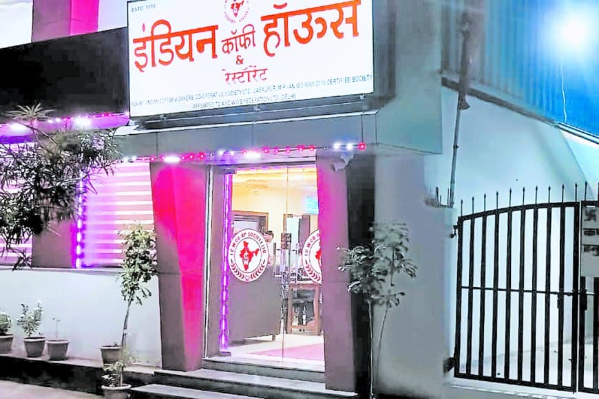 रीवा कलेक्ट्रेट की 9 करोड़ की ज़मीन मात्र ₹500 के स्टाम्प पर 15 साल के लिए दे दी गई, गवाह बना चपरासी — पूरा मामला गोपनीय रखा गया