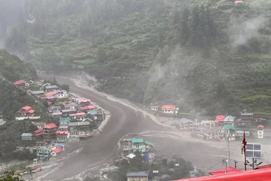 उत्तराखंड के उत्तरकाशी में फटा बादल... धराली में विनाशकारी बाढ़