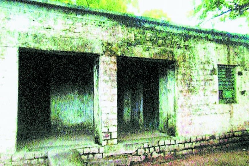 पशु मरते रहे, अफसर सोते रहे: सेमरिया पशु अस्पताल बना वीरान ढांचा, डॉक्टरों की मनमानी और सिस्टम की लापरवाही से टूटा ग्रामीणों का भरोसा