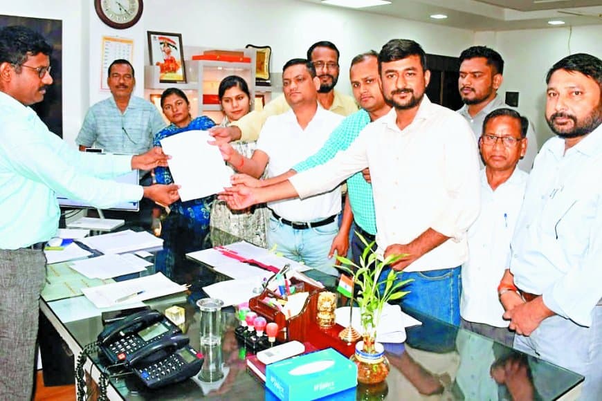 राजस्व अधिकारियों का ऐलान: 6 अगस्त से नहीं करेंगे प्रशासनिक कार्य, केवल आपदा प्रबंधन में देंगे सहयोग, सरकार से जताई नाराजगी