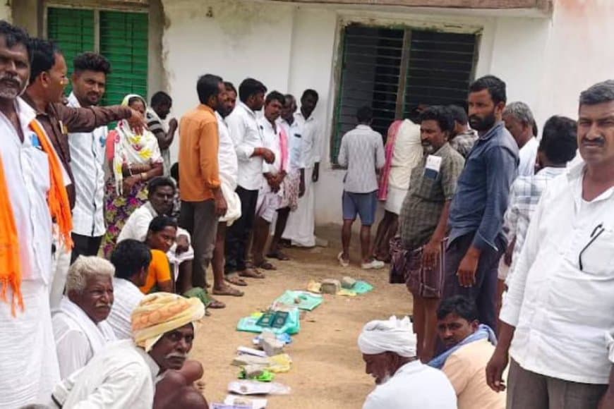 खल रही खाद की कमी... यूरिया के लिए रात तीन बजे से कतार में लग रहे किसान 