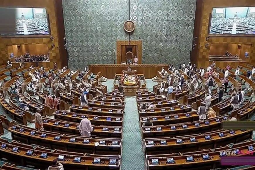 देश के 45 फीसदी विधायक और 46 प्रतिशत सांसदों पर आपराधिक केस दर्ज