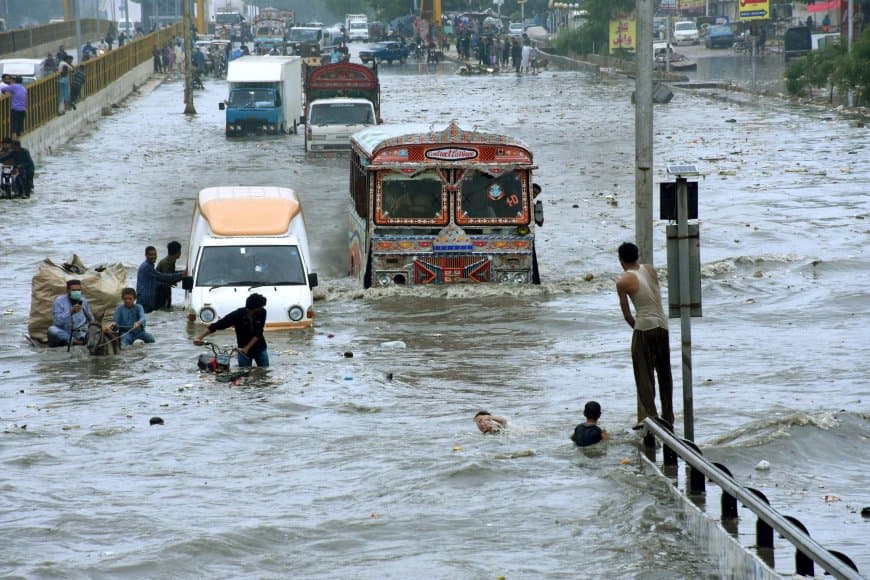 देशभर में बारिश-बाढ़ का कहर... मझधार में जिंदगी