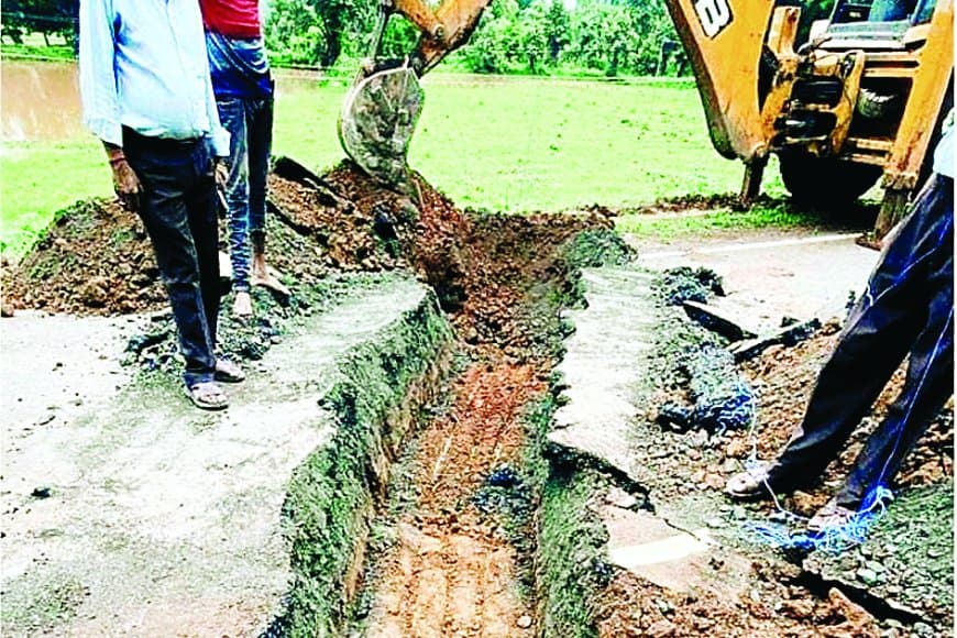 भ्रष्टाचार की भेंट चढ़ी ठोंगा से जमुआ सड़क: करोड़ों खर्च के बाद भी गुणवत्ता पर सवाल, मुख्य अभियंता की जांच में उजागर हुई बड़ी खामियां