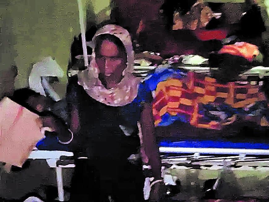 नर्मदापुरम जिला अस्पताल में बिजली गुल, उमस में नवजातों-प्रसूताओं की तबीयत बिगड़ी;