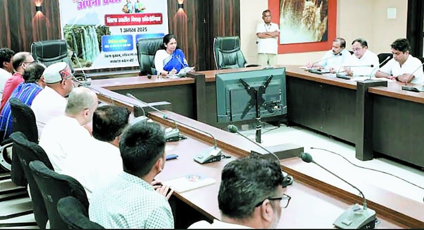 रीवा कलेक्टर प्रतिभा पाल का निर्देश: सड़क दुर्घटना पीड़ितों को मिले कैशलेश उपचार, राहगीरों को मिलेगा ₹25 हजार इनाम