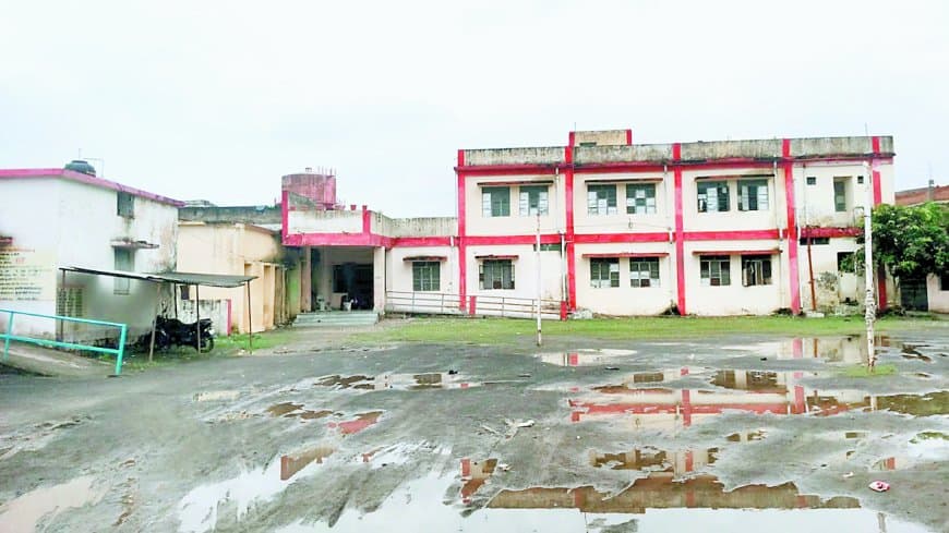 सीधी ज़िले के छात्रावास में बड़ा एक्शन: वार्डन के बाद रसोइयों को हटाया गया, निरीक्षण में शिकायतें मिलने पर कलेक्टर के निर्देश पर हुई कार्यवाही