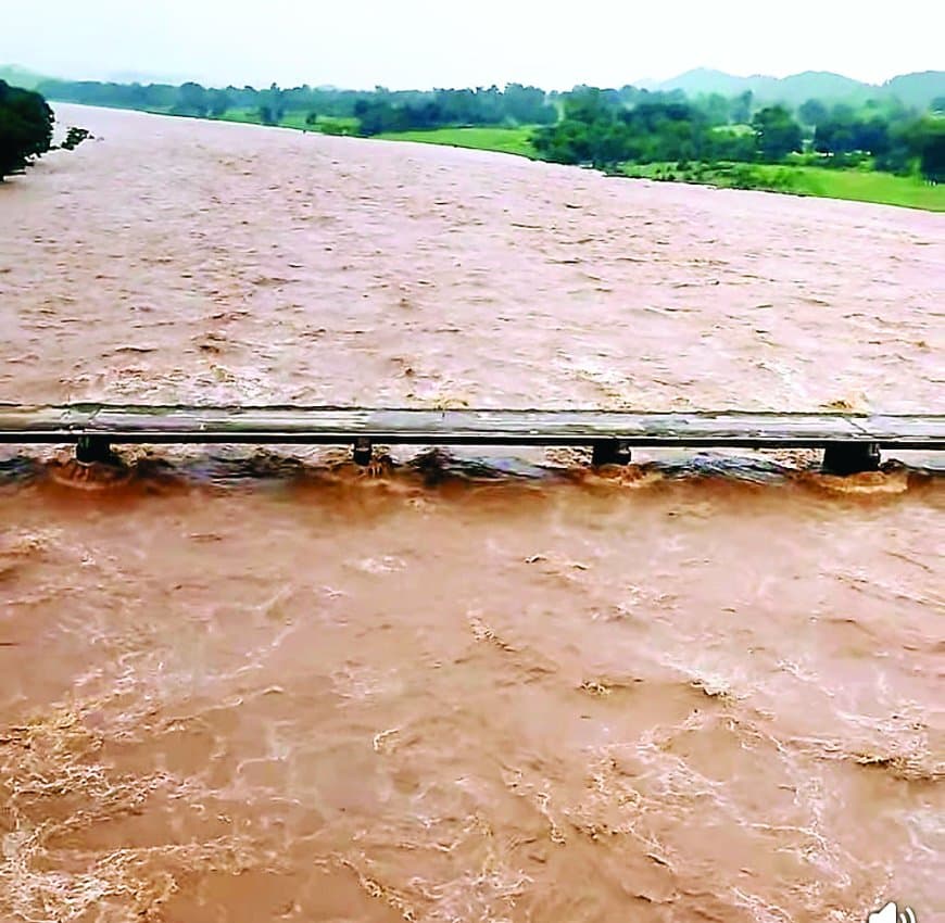 उफनाई सोन नदी: बाणसागर डैम के 3 गेट खुले, कई गांवों में बाढ़ का खतरा, प्रशासन अलर्ट पर