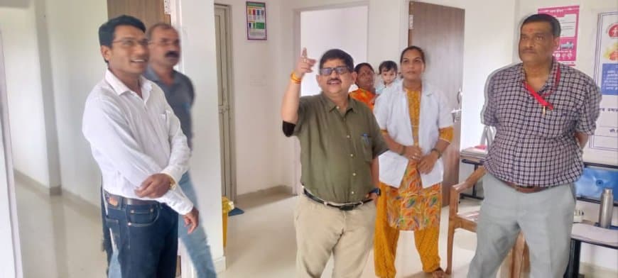 OPD  में देरी से आने वाले 25 डॉक्टर और 55 कर्मचारियों को नोटिस 