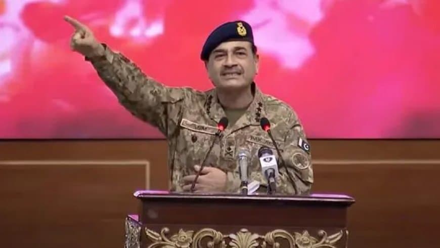 पाक आर्मी चीफ ने स्वीकारा- भारत चमचमाती मर्सडीज... पाकिस्तान कबाड़ ढोने वाला ट्रक