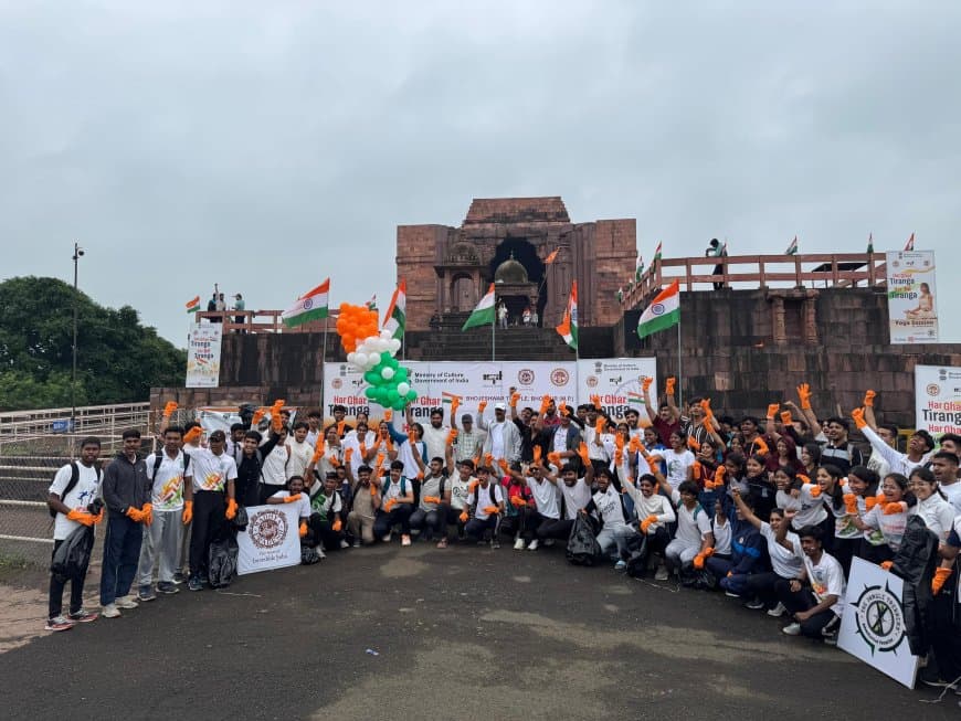 भोजपुर मंदिर से दिया देशभक्ति और स्वच्छता का संदेश