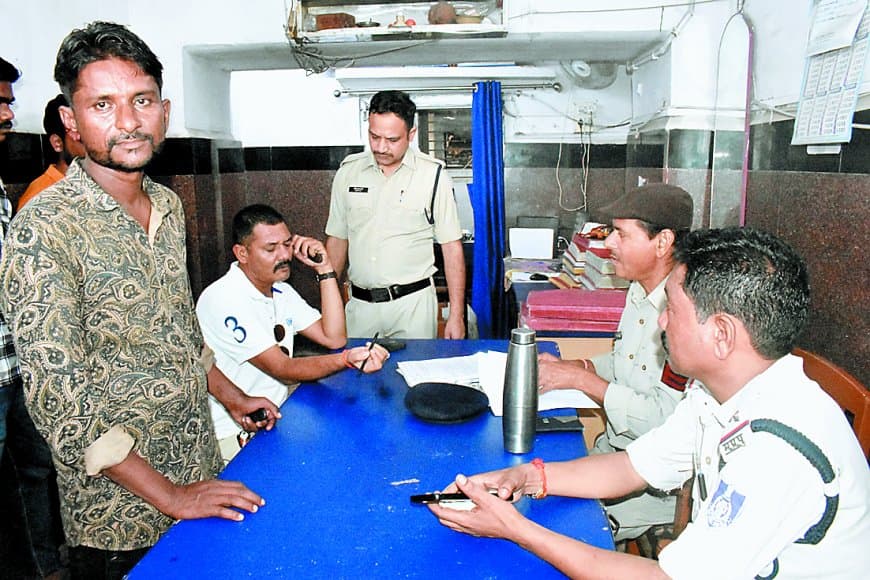 अंधेरी पुलिया के पास ई-रिक्शा चालक पर फायरिंग का आरोप, कार से टकराव के बाद पीछा कर गोली चलाने की बात, जीआरपी ने घटना पर जताई संदेह