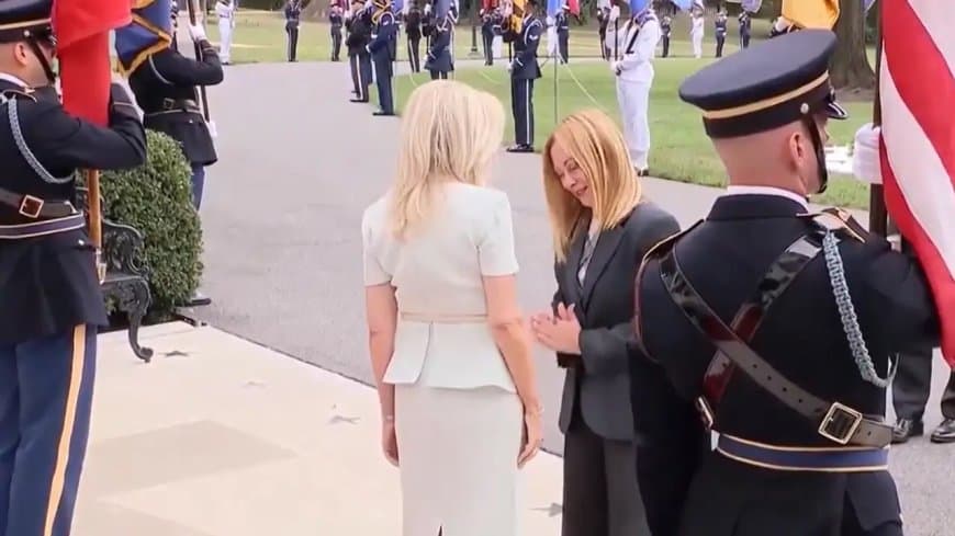 इटली की प्रधानमंत्री जॉर्जिया मेलोनी ने किया नमस्ते।