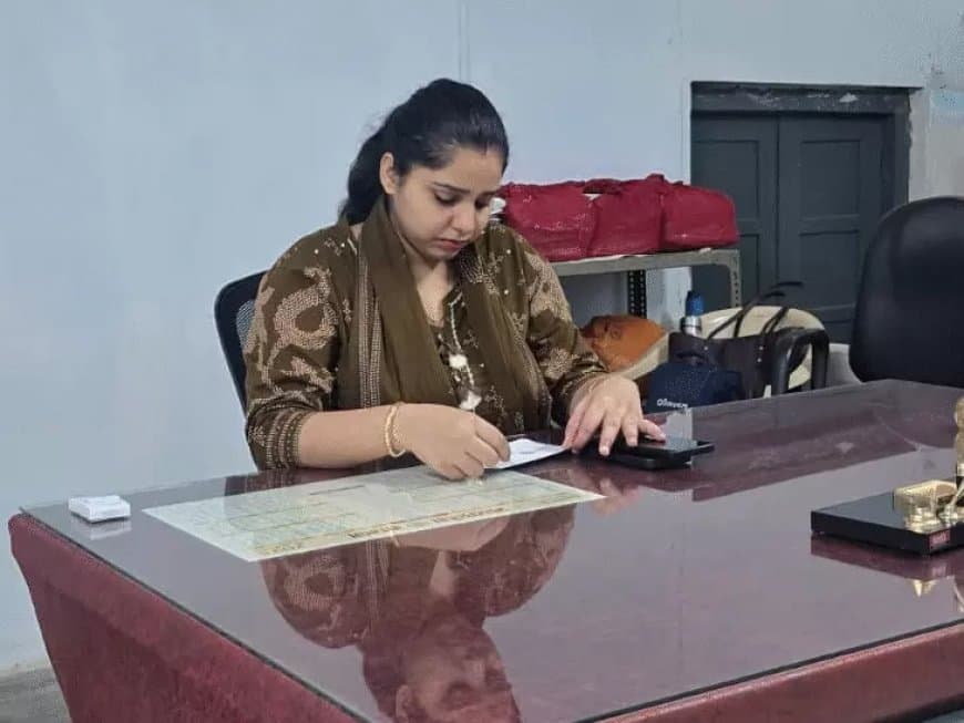 मंगलवार से भोपाल के सभी तहसीलदार और नायब तहसीलदार काम पर लौट आए।