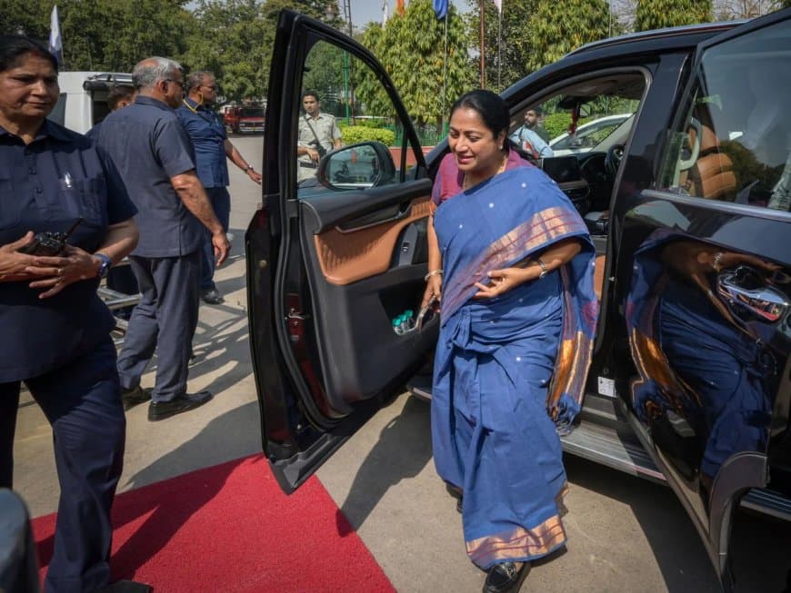 सुरक्षा में चूक... जागी सरकार... अब दिल्ली सीएम को जेड श्रेणी की सुरक्षा