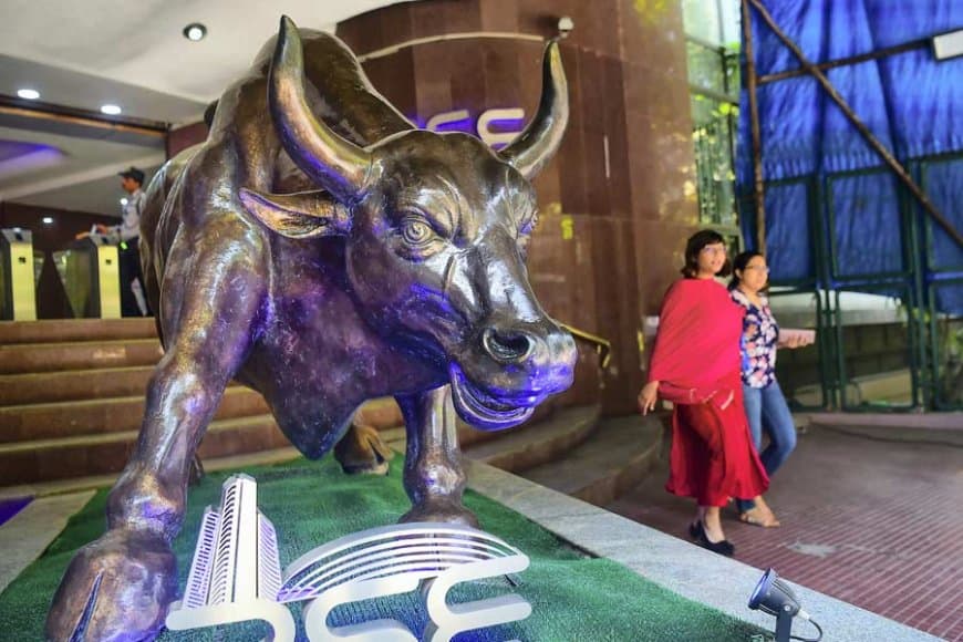 बाजार में लौटी मुस्कान... सेंसेक्स 200 के पार... निफ्टी ने भी लगाई छलांग