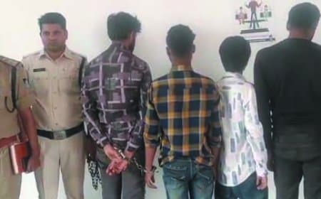 रीवा पुलिस की बड़ी सफलता: मऊगंज के माजन गांव चोरी कांड का खुलासा, चार बदमाश गिरफ्तार और पांच लाख के जेवरात बरामद