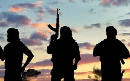 मुंबई पुलिस को धमकी... भारत में घुसे 14 आतंकी... 34 गाड़ियों में मानव बम