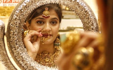 सोना बीते एक हफ्ते में करीब 4,000 रुपए हुआ महंगा, चांदी 1.23 लाख रुपए के पार