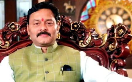 अवैध खनन... विधायक संजय पाठक का केस लड़ने से वकीलों ने खींच लिए हाथ 