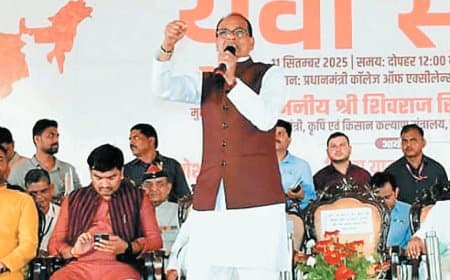 सतना में युवा संसद को संबोधित करते हुए शिवराज सिंह चौहान बोले – बार-बार चुनाव से बढ़ती है जातिवाद