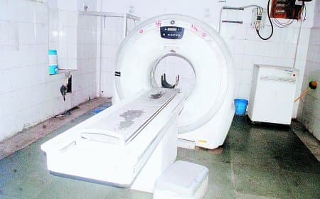 जिला अस्पताल की सीटी स्कैन मशीन एक सप्ताह से बंद, रोजाना 50 से ज्यादा मरीज परेशान, निजी केंद्रों पर महंगे दामों में कराने को मजबूर
