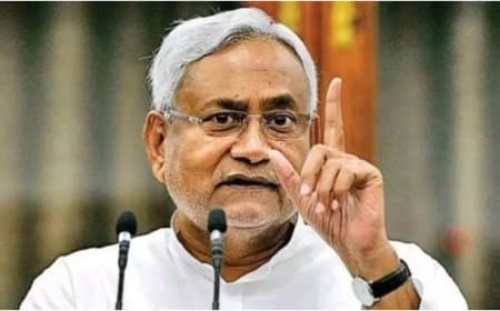 बिहार में चुनावी दांव... नवंबर से स्नातक बेरोजगारों को 1000 रुपए भत्ता
