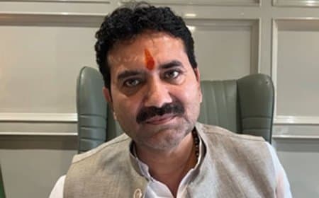 इंदौर में अब विधायक की बस ने बाइक सवार को कुचला, तीन की मौत